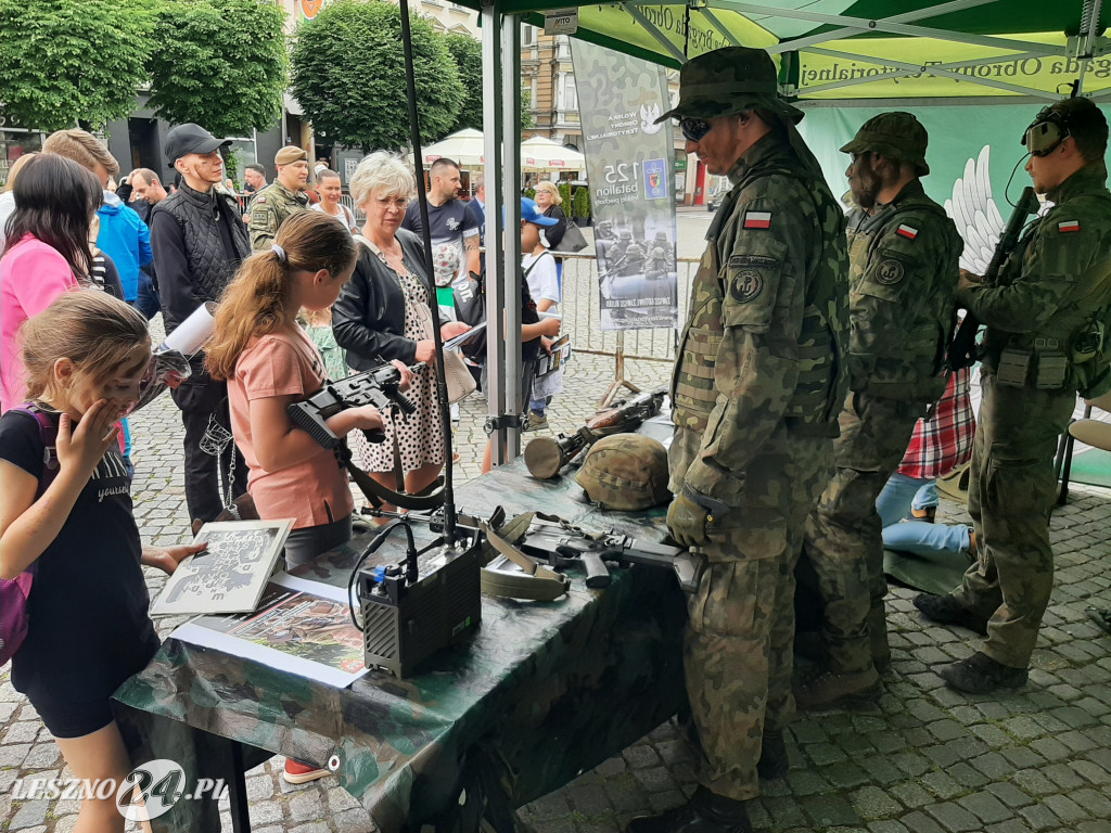 Przysięga WOT na Rynku w Lesznie