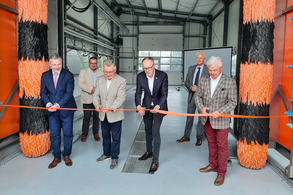 Myjnia autobusowa w Lesznie