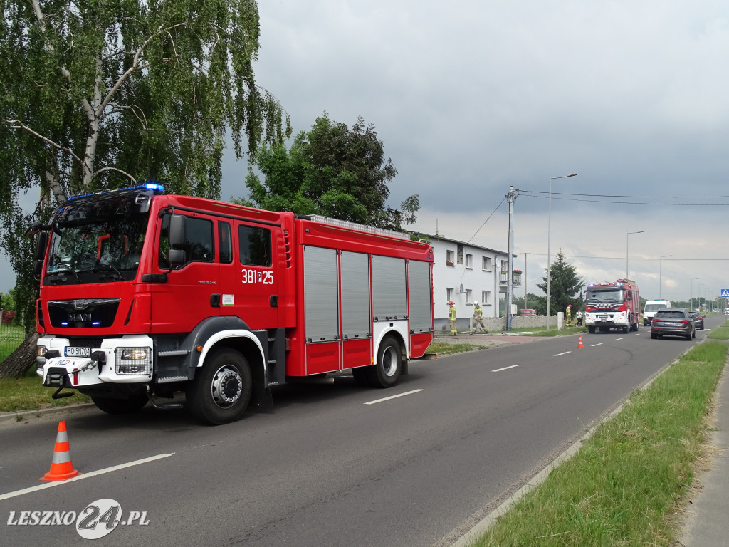Pożar auta na drodze w Maryszewicach