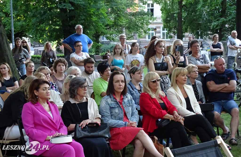 Pokaz mody w parku Kościuszki w Lesznie