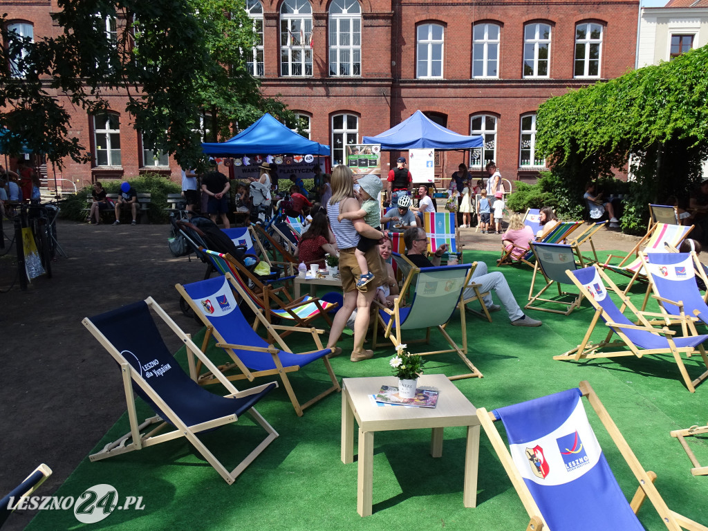 Rynek Śniadaniowy na placu Meziga w Lesznie