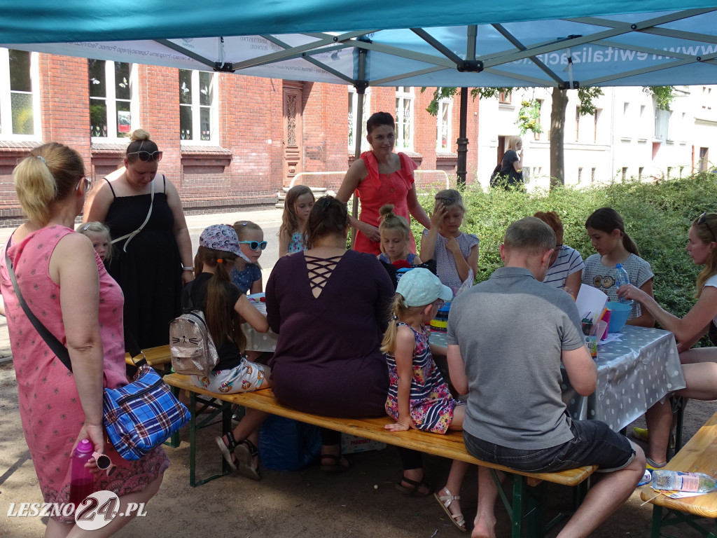 Rynek Śniadaniowy na placu Meziga w Lesznie