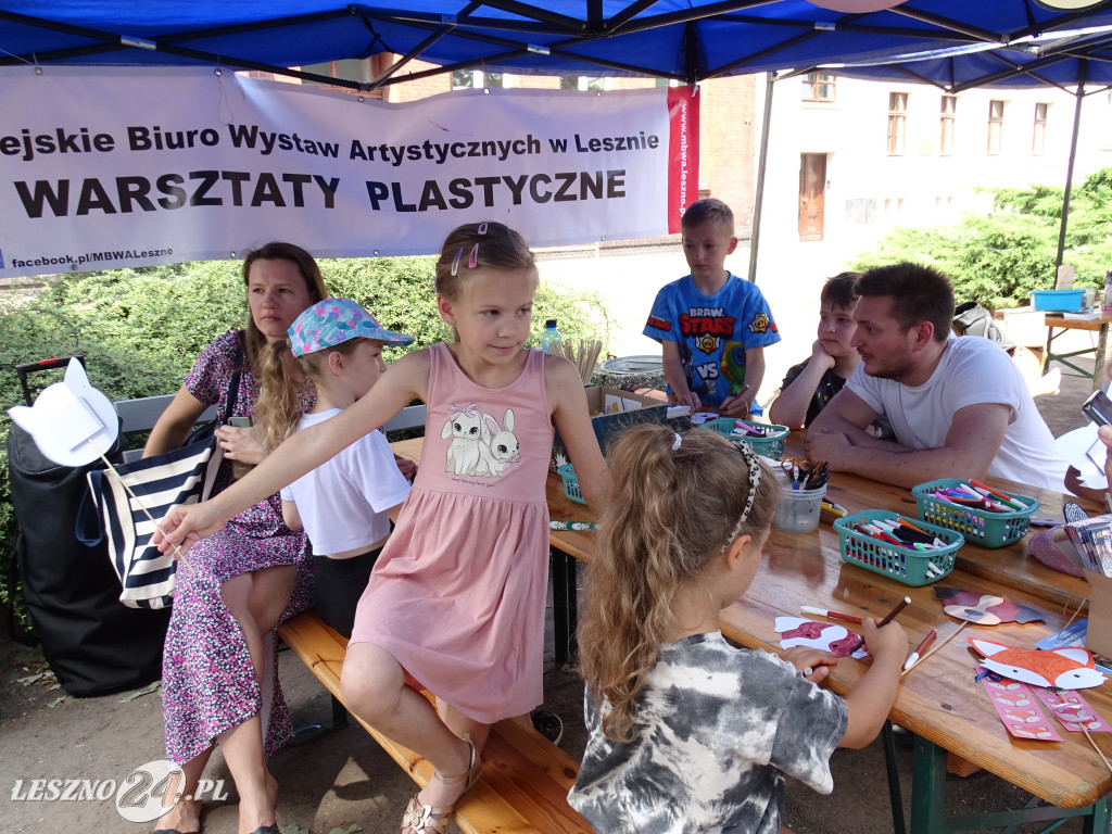 Rynek Śniadaniowy na placu Meziga w Lesznie