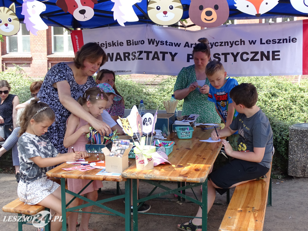 Rynek Śniadaniowy na placu Meziga w Lesznie