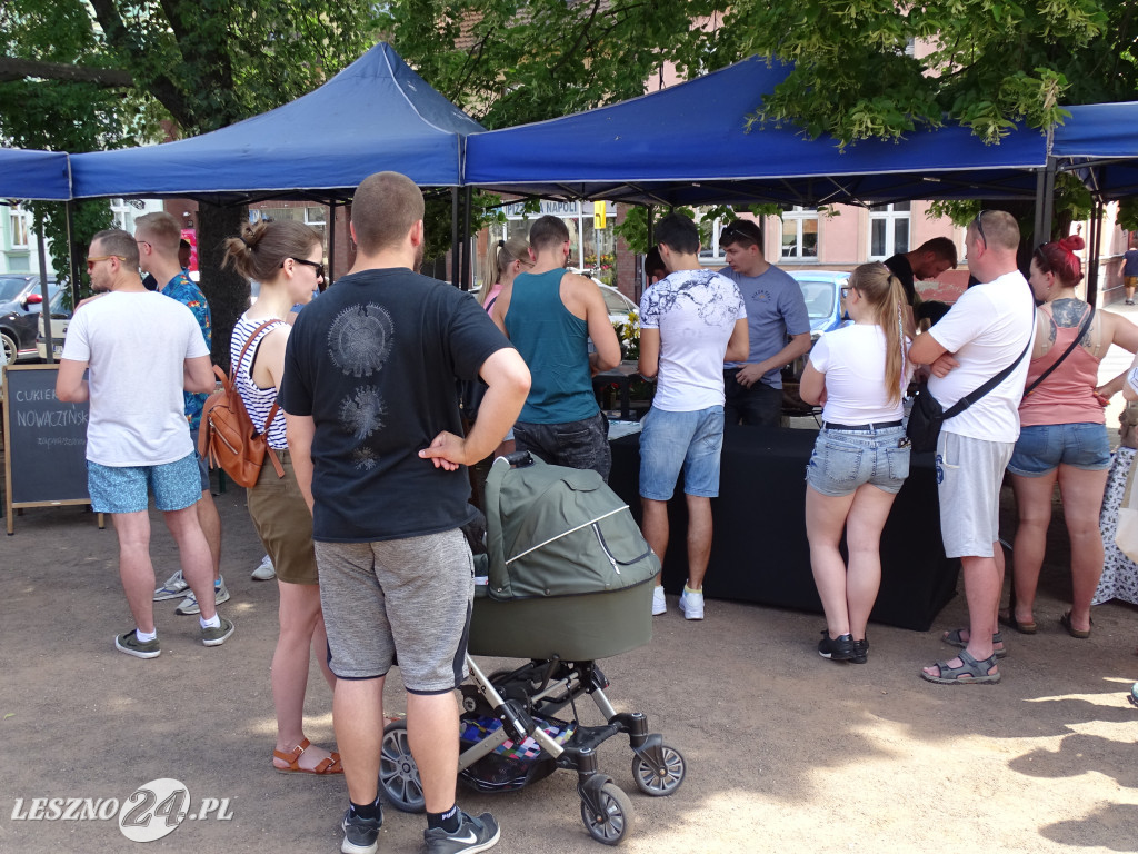 Rynek Śniadaniowy na placu Meziga w Lesznie