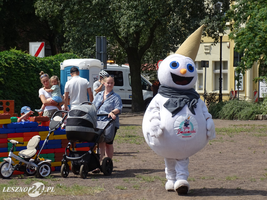 Rynek Śniadaniowy na placu Meziga w Lesznie