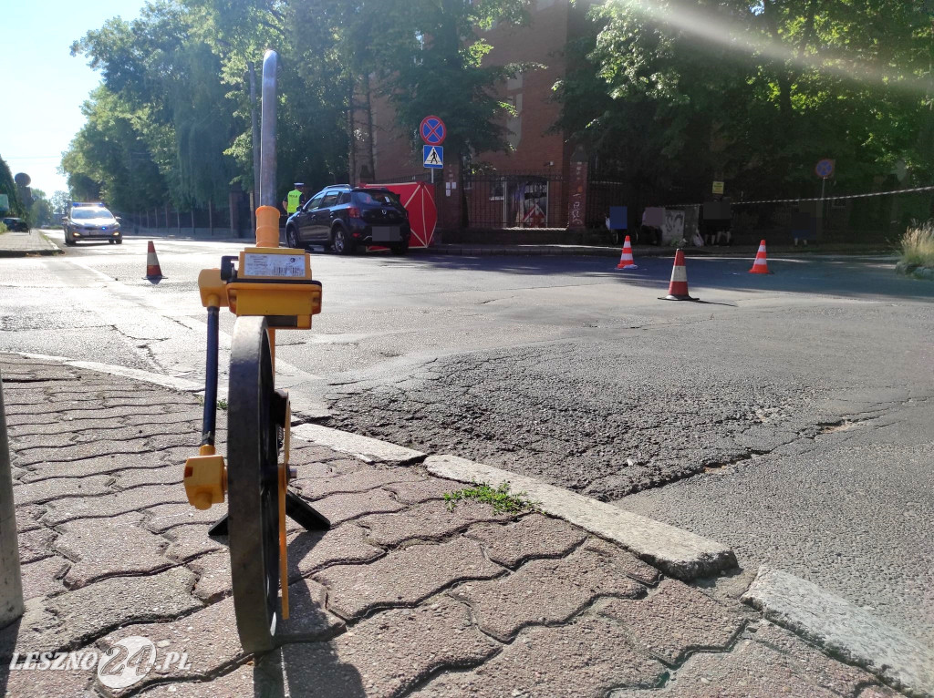 Pieszy zginął po potrąceniu przez auto