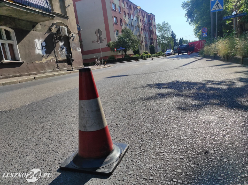 Pieszy zginął po potrąceniu przez auto