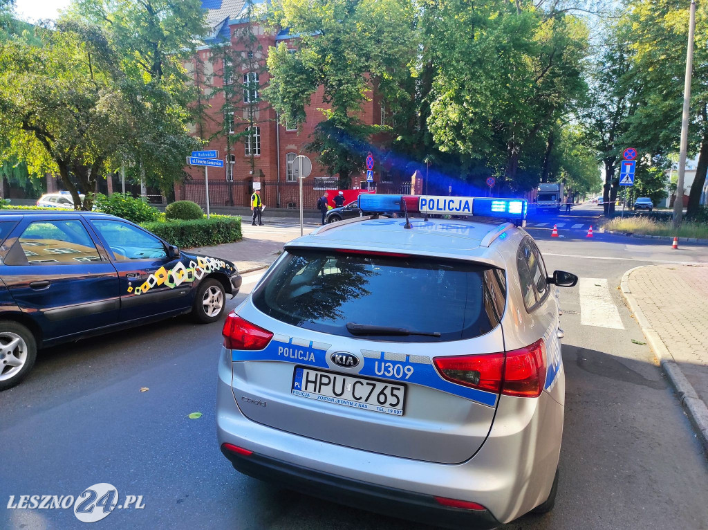 Pieszy zginął po potrąceniu przez auto