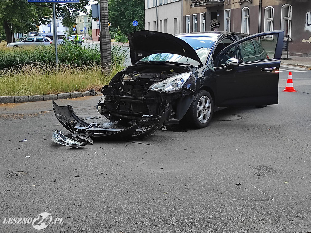 Zderzenie dwóch aut na ul. Racławickiej