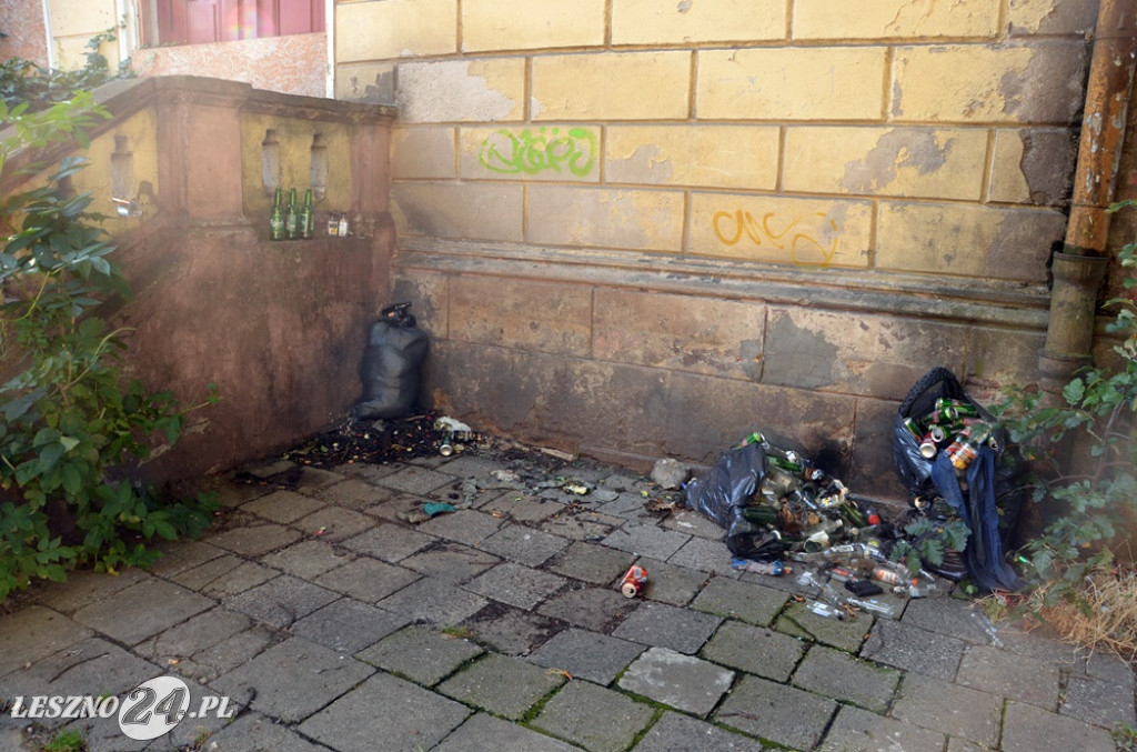 Palił się pustostan. Czy pożar spowodowali bezdomni?