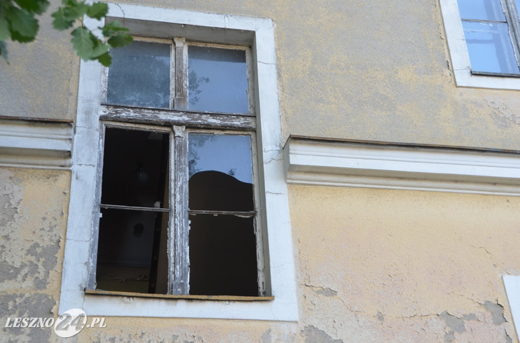 Palił się pustostan. Czy pożar spowodowali bezdomni?