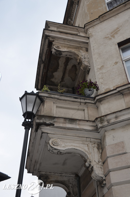 Niebezpieczny balkon przy ul. Leszczyńskich