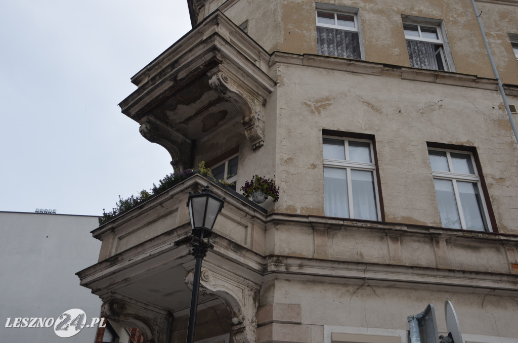 Niebezpieczny balkon przy ul. Leszczyńskich