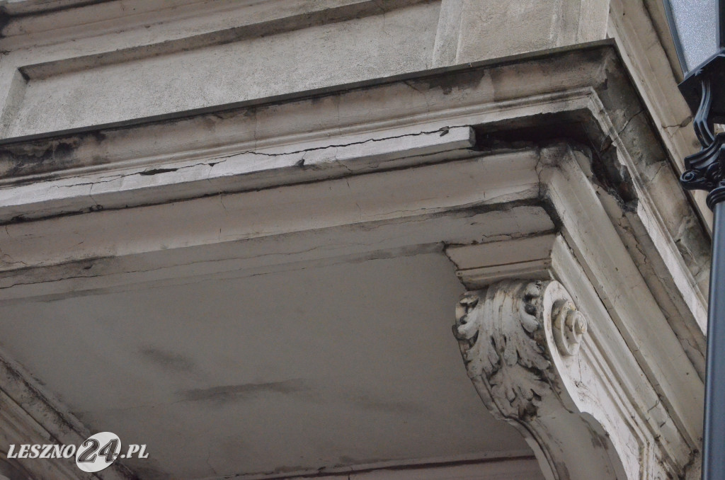 Niebezpieczny balkon przy ul. Leszczyńskich