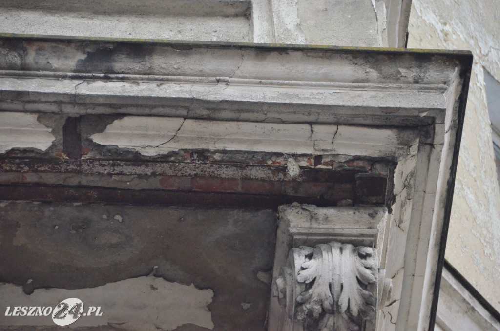 Niebezpieczny balkon przy ul. Leszczyńskich
