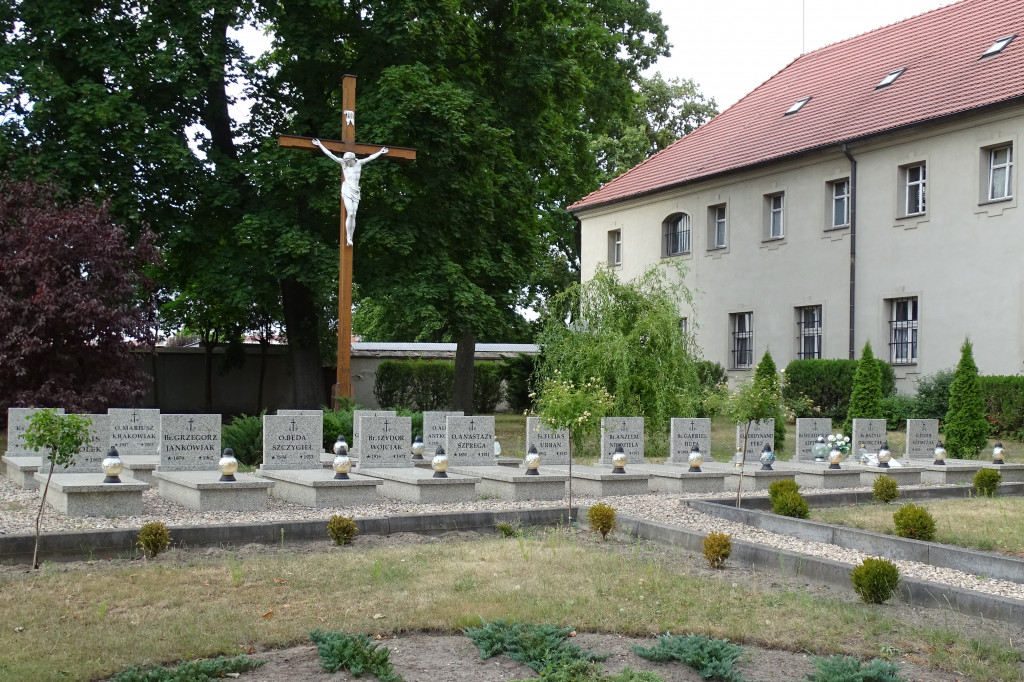 Klasztor Franciszkanów w Osiecznej
