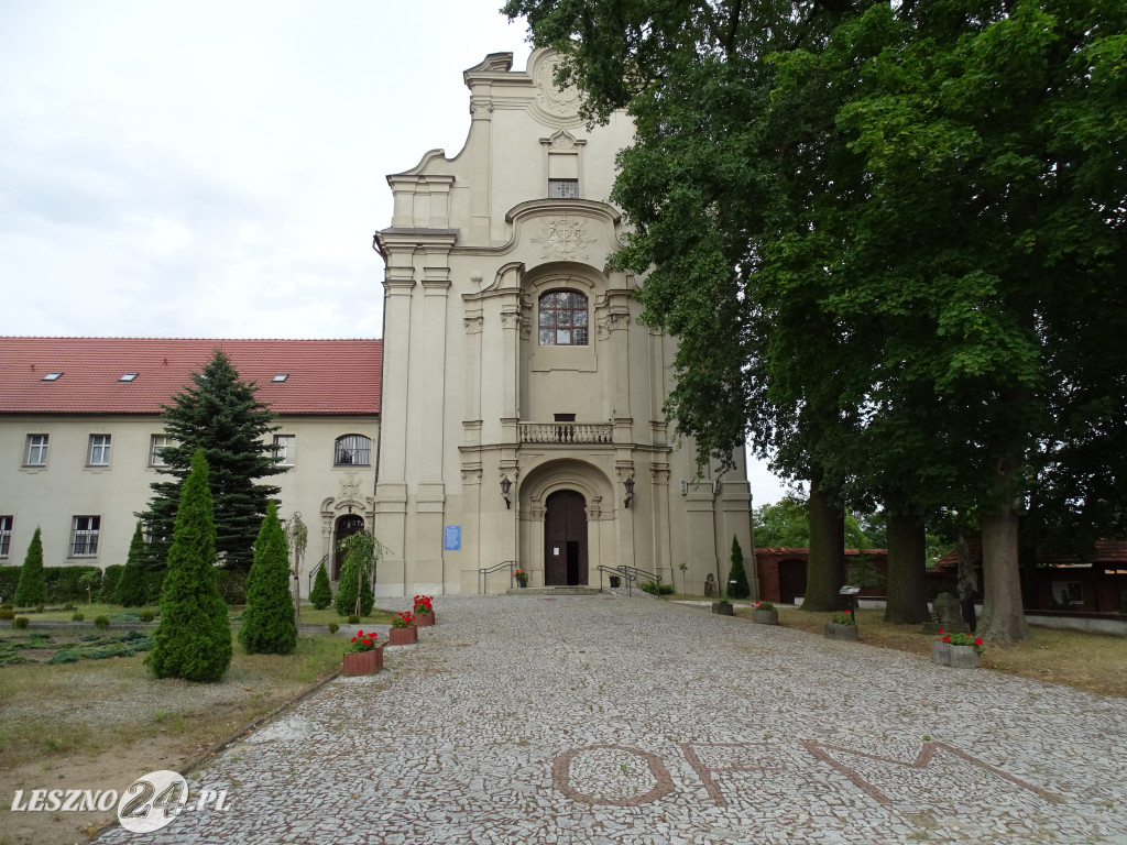 Klasztor Franciszkanów w Osiecznej