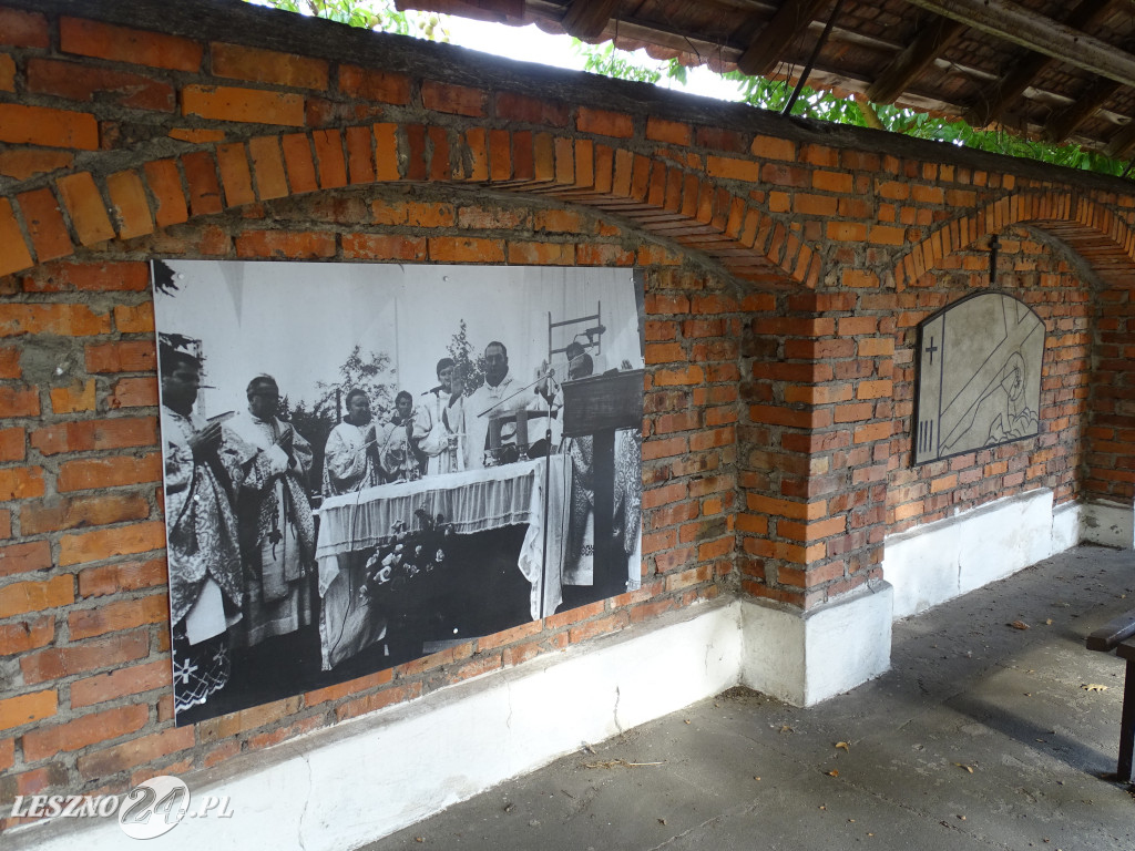 Klasztor Franciszkanów w Osiecznej