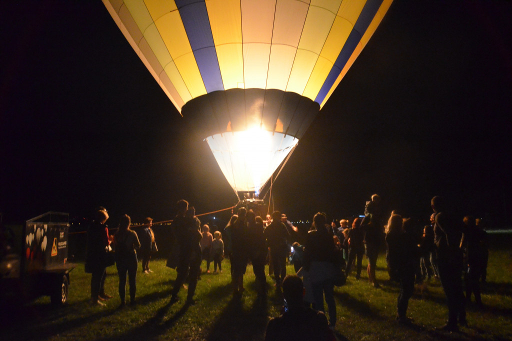 Nocny pokaz balonów 2022