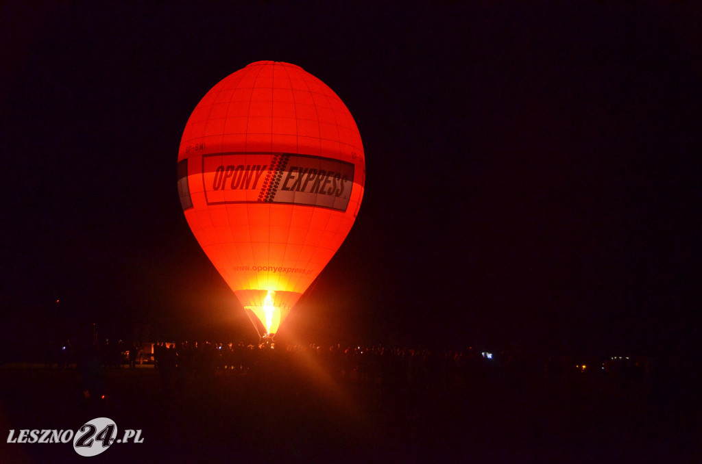 Nocny pokaz balonów 2022