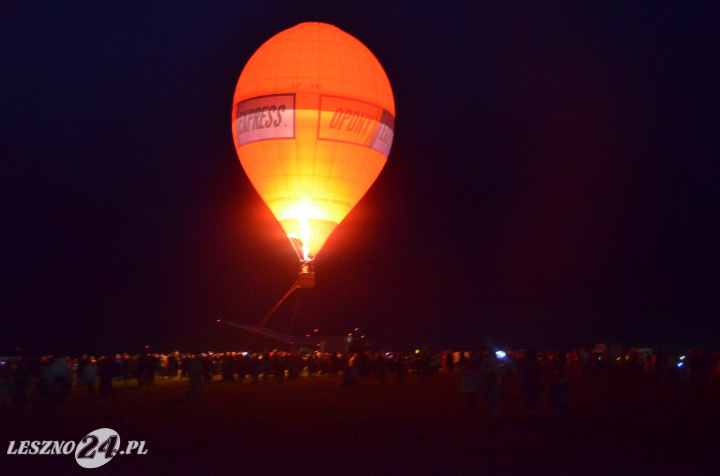 Nocny pokaz balonów 2022