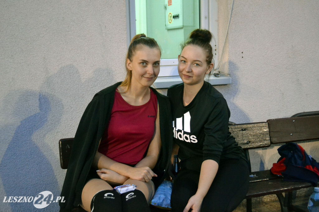 Nocą zagrali w siatkówkę