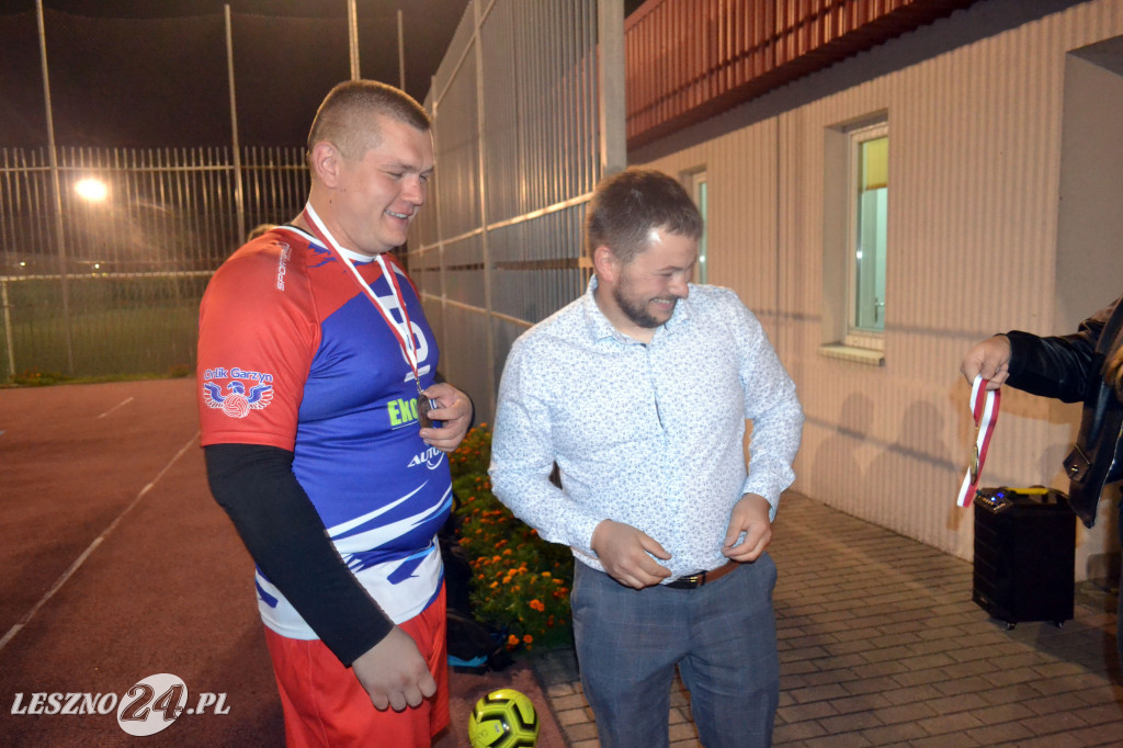 Nocą zagrali w siatkówkę
