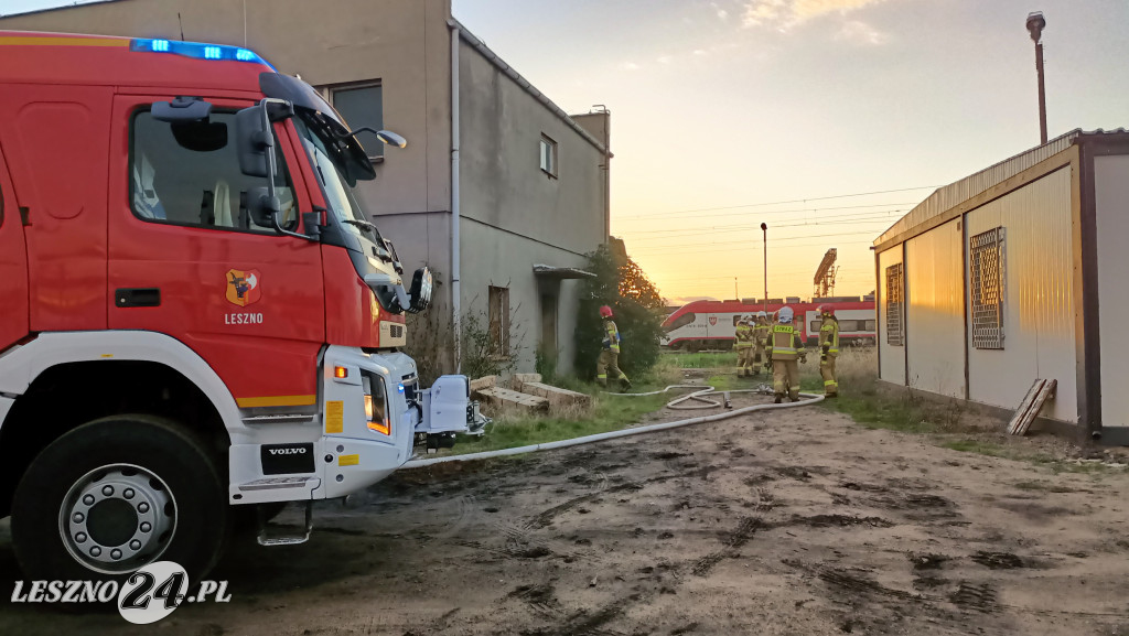 Pożar pustostanu w Lesznie