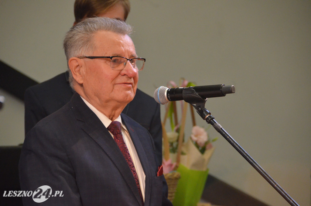 Pasowanie na uczniów w ZSET w Lesznie