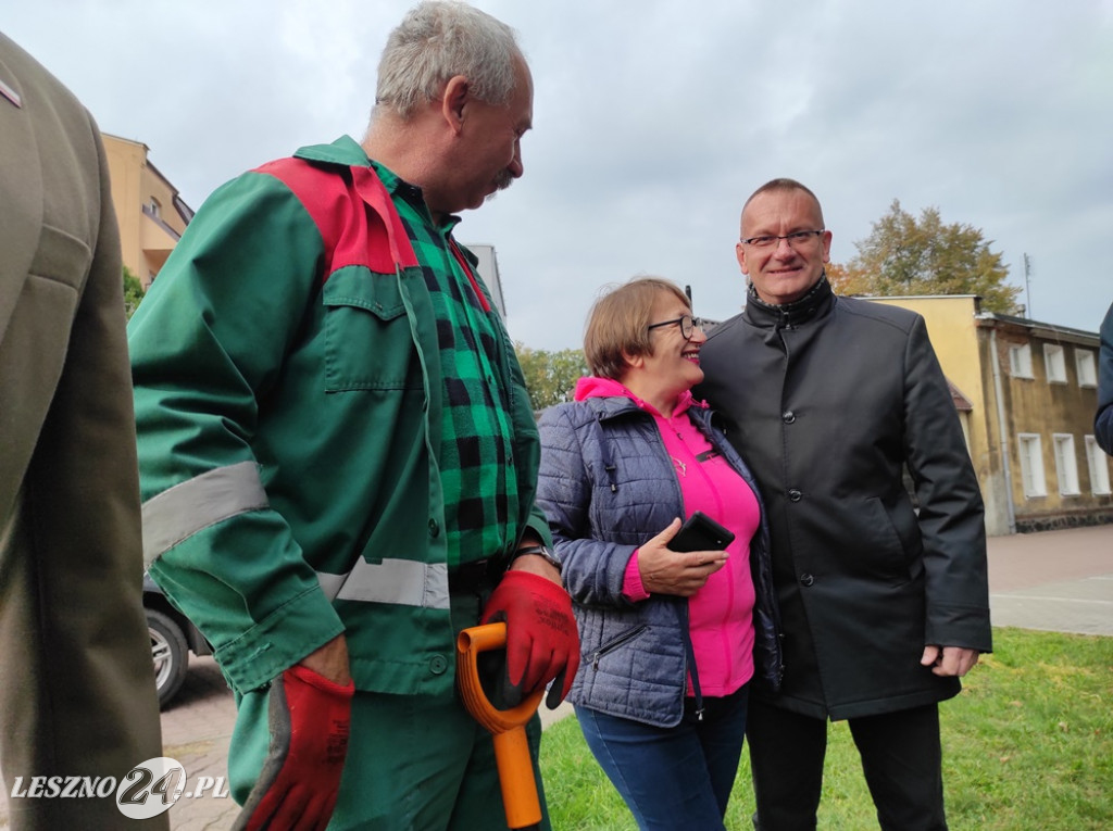 Sadzenie żonkili na Polu Nadziei