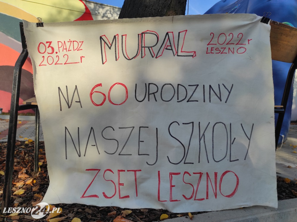 Ostatnie szlify przy muralu