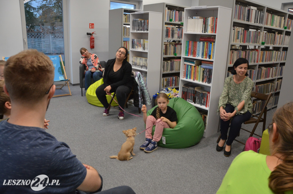 Dogoterapia w bibliotece