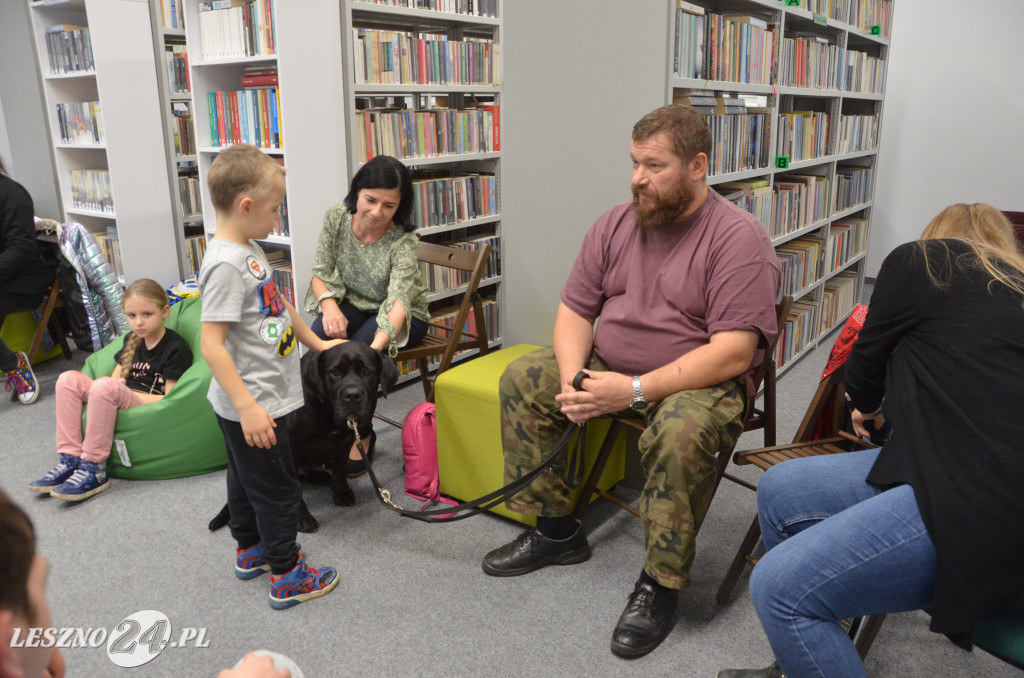 Dogoterapia w bibliotece