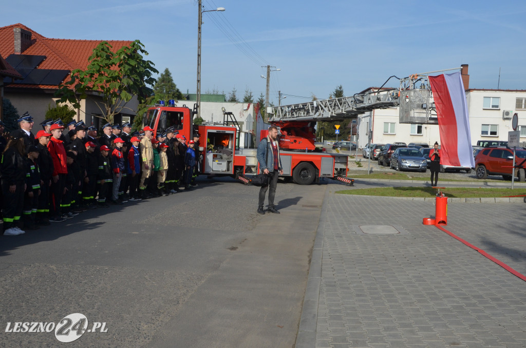 Młodzi strażacy odebrali promesy