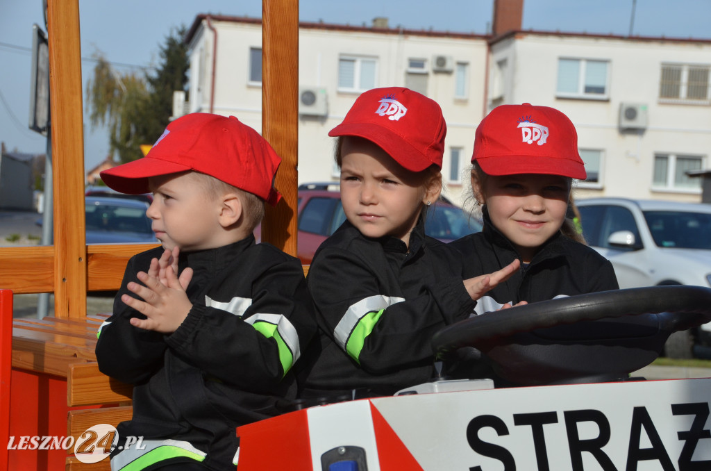 Młodzi strażacy odebrali promesy