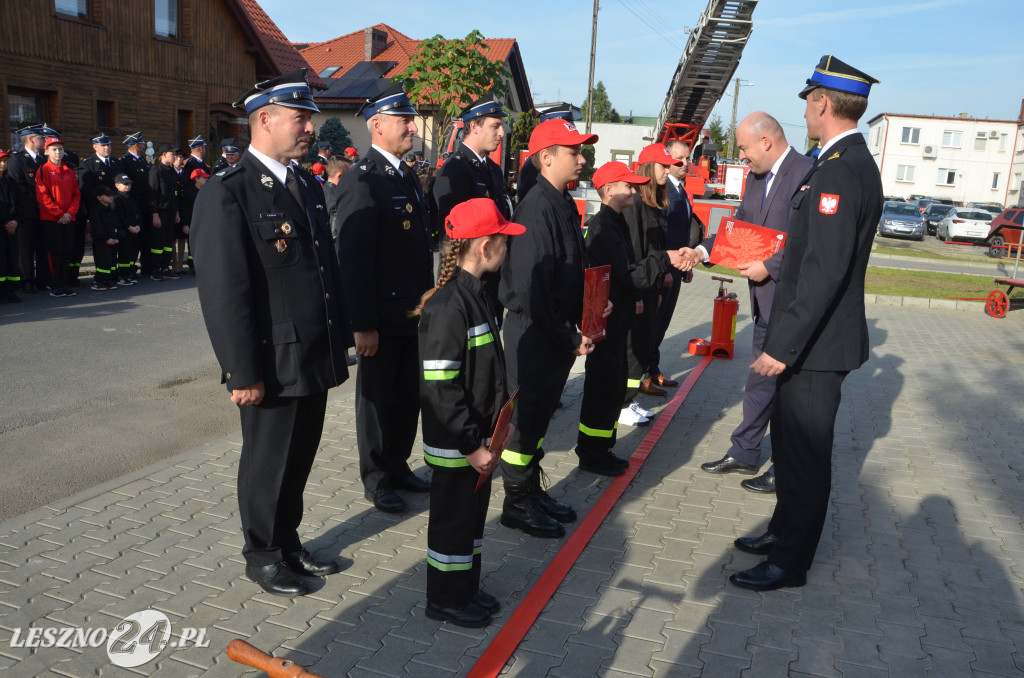 Młodzi strażacy odebrali promesy