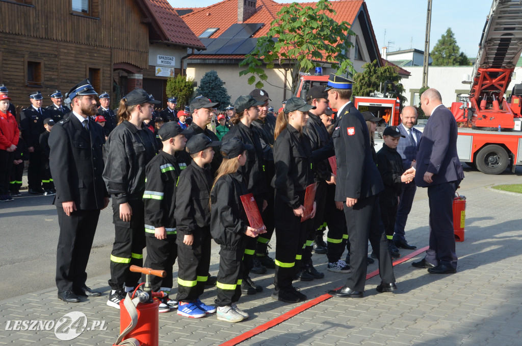 Młodzi strażacy odebrali promesy