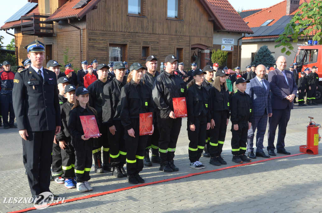 Młodzi strażacy odebrali promesy