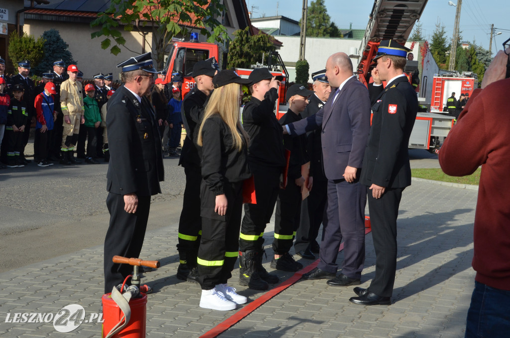 Młodzi strażacy odebrali promesy