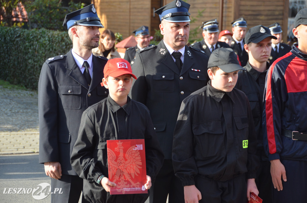Młodzi strażacy odebrali promesy