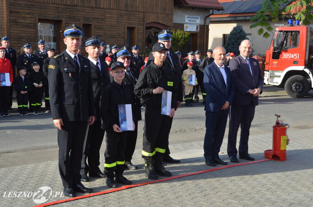 Młodzi strażacy odebrali promesy
