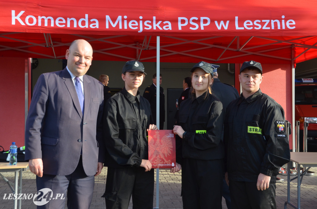 Młodzi strażacy odebrali promesy
