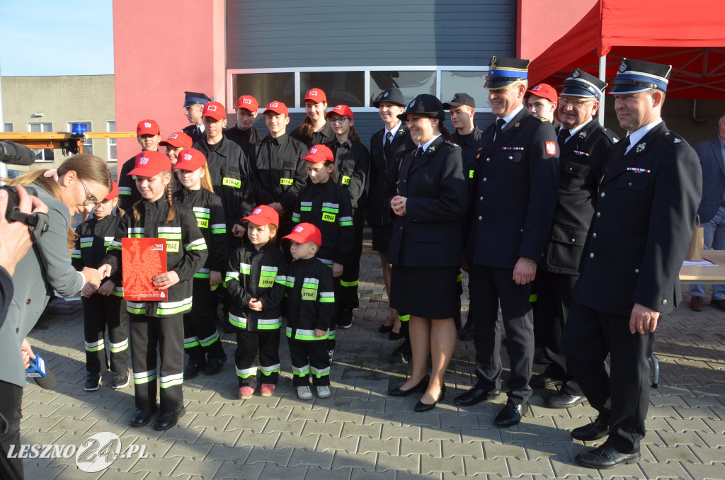 Młodzi strażacy odebrali promesy
