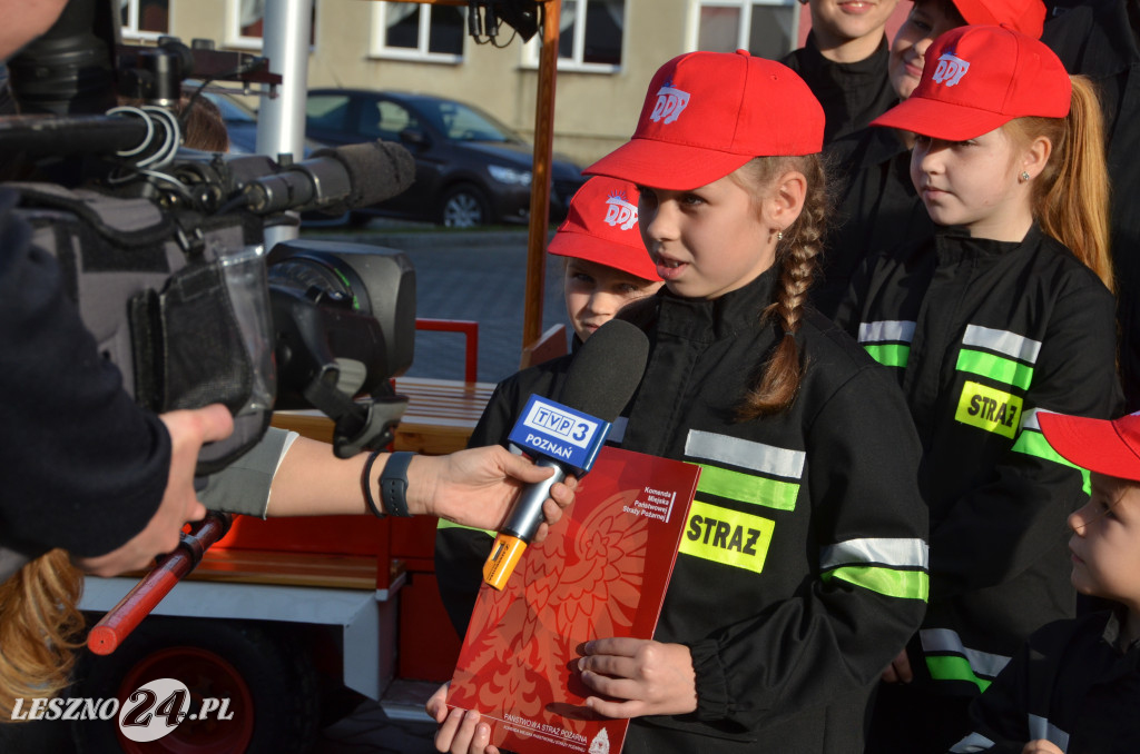 Młodzi strażacy odebrali promesy