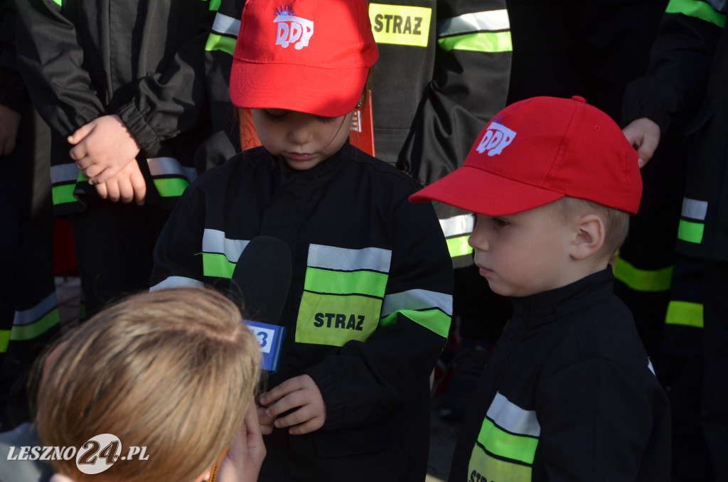 Młodzi strażacy odebrali promesy