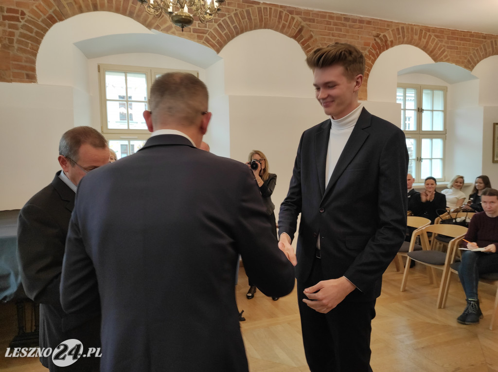 Laury Oświaty wręczone
