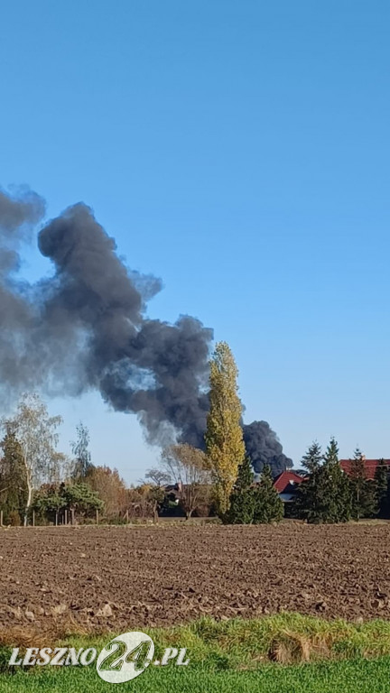 Pożar na złomowisku w Wilkowicach