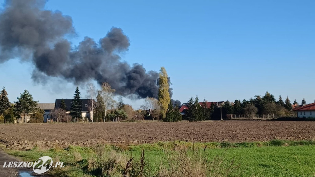 Pożar na złomowisku w Wilkowicach
