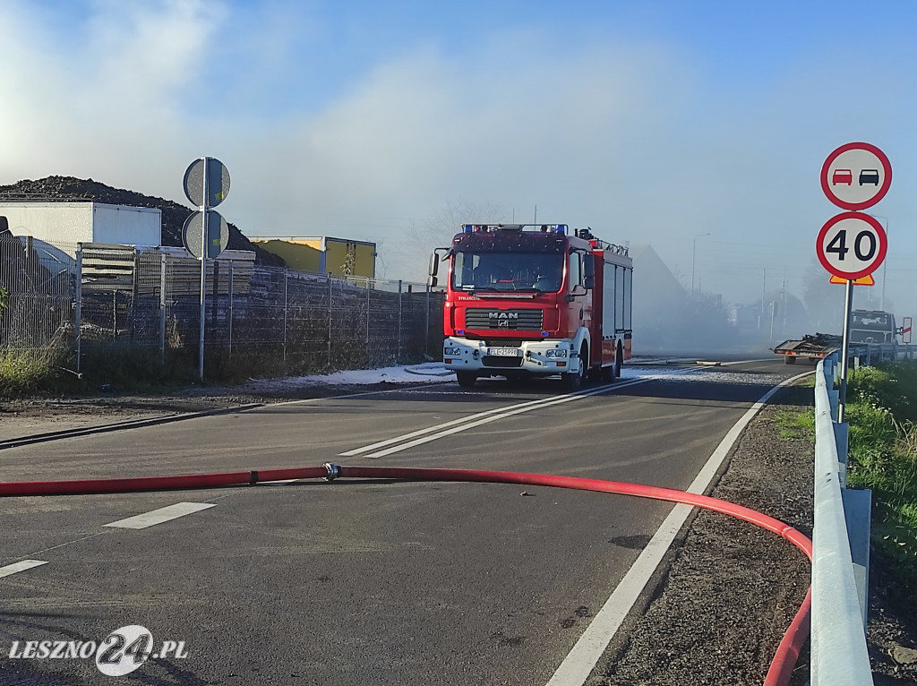 Pożar na złomowisku w Wilkowicach